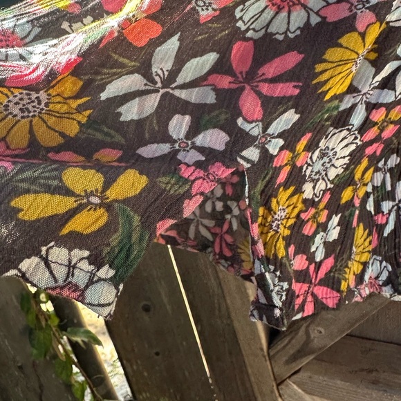 Volcom floral skirt - Picture 2 of 4